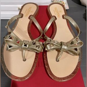 Valentino Garavani Gold Rockstud Bow Sandals Sz 40